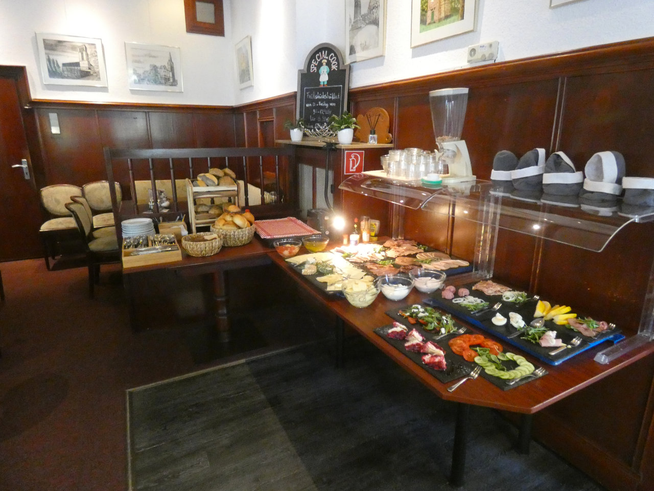 Frühstück bei Café Flores in Hagen - Frühstücksbuffet für die ganze Familie